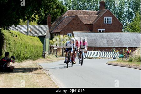 Das 2022 Commonwealth Games Radrennen für Männer, Budbrooke Village, Warwickshire,`s Stockfoto